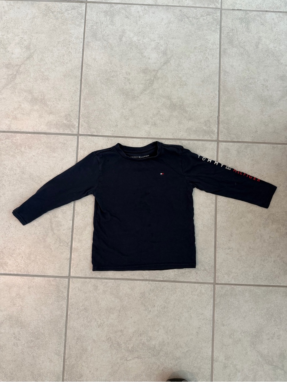 Tommy Hilfiger Boys Black Long-Sleeve Logo Tee with Sleeve Script